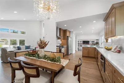 16542 Los Verdes, Huntington Beach, CA 92649 - Photo 4