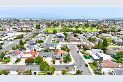 16542 Los Verdes, Huntington Beach, CA 92649 - Photo 20
