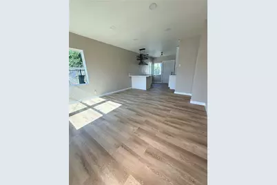 10510 Towne, Los Angeles, CA 90003 - Photo 18