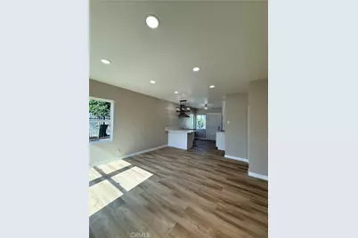 10510 Towne, Los Angeles, CA 90003 - Photo 16