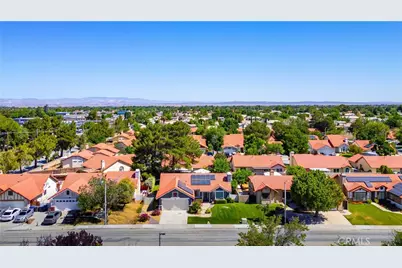 1017 E Avenue K6, Lancaster, CA 93535 - Photo 2