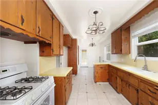 9225 Buell St, Downey, CA 90241 - Photo 12