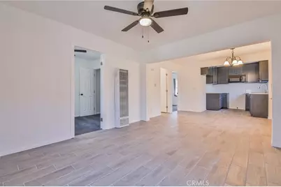 8511 Maie, Los Angeles, CA 90001 - Photo 10