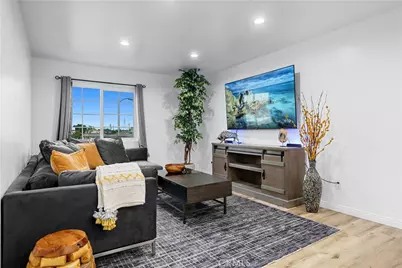 327 E Lanzit, Los Angeles, CA 90061 - Photo 4