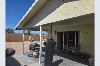 16211 Encina, Victorville, CA 92395 - Photo 10