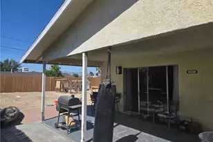 16211 Encina, Victorville, CA 92395 - Photo 10