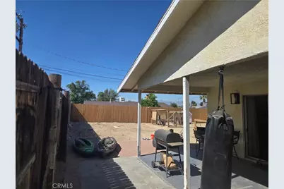 16211 Encina, Victorville, CA 92395 - Photo 12