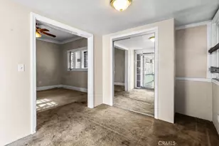 324 W 47th Pl, Los Angeles, CA 90037 - Photo 16