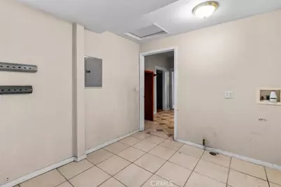 324 W 47th Place, Los Angeles, CA 90037 - Photo 34