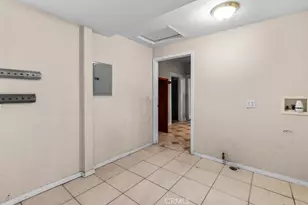 324 W 47th Pl, Los Angeles, CA 90037 - Photo 34