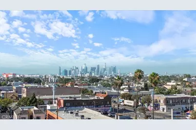 324 W 47th Place, Los Angeles, CA 90037 - Photo 2