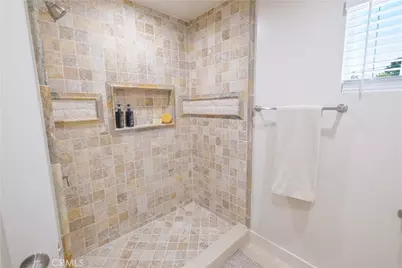 223 S Aprilia Ave, Compton, CA 90220 - Photo 22