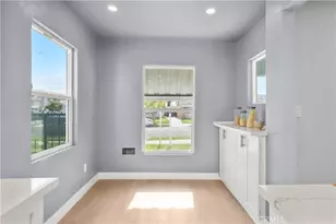 2049 W 71st St, Los Angeles, CA 90047 - Photo 12