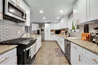 25880 Avalon, San Bernardino, CA 92404 - Photo 8