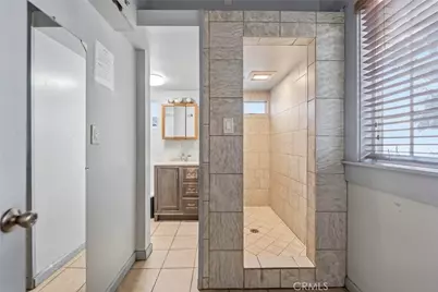 1545 Cambria, Los Angeles, CA 90017 - Photo 14