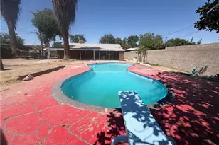 935 Sylvia Dr, Bakersfield, CA 93304 - Photo 12