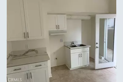 300 E 42nd Place, Los Angeles, CA 90011 - Photo 8