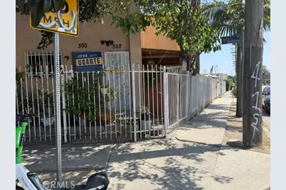 300 E 42nd Place, Los Angeles, CA 90011 - Photo 2