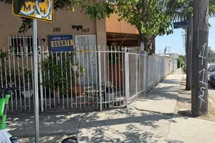 300 E 42nd Pl., Los Angeles, CA 90011 - Photo 2