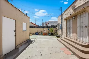 1030 W 80th, Los Angeles, CA 90044 - Photo 32