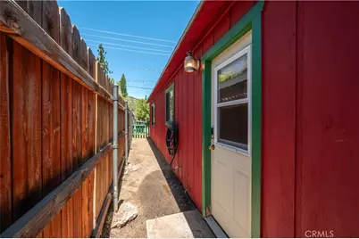 906 W Country Club Boulevard, Big Bear City, CA 92314 - Photo 24