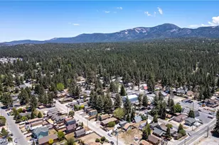 906 W Country Club Blvd, Big Bear City, CA 92314 - Photo 32