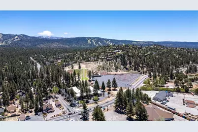 906 W Country Club Boulevard, Big Bear City, CA 92314 - Photo 40