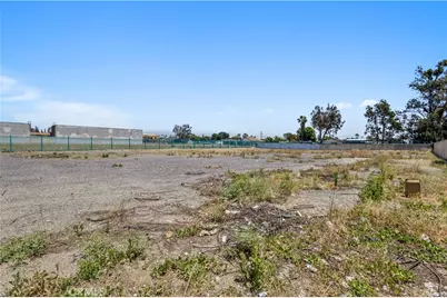 9491 Sierra Avenue, Fontana, CA 92335 - Photo 8