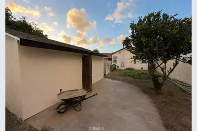 324 E 84th Street, Los Angeles, CA 90003 - Photo 20