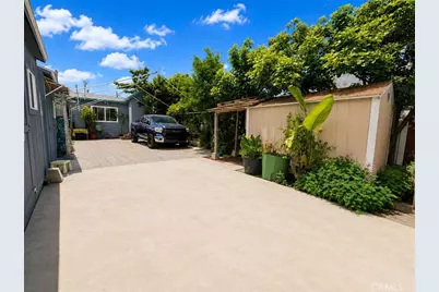 1425 W Gage Avenue, Los Angeles, CA 90047 - Photo 22