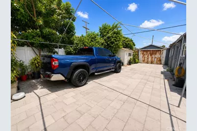 1425 W Gage Avenue, Los Angeles, CA 90047 - Photo 20