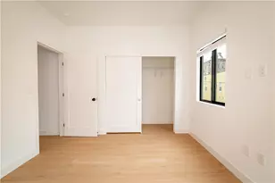 351 S Catalina St, Los Angeles, CA 90020 - Photo 14