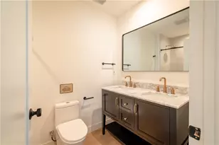 351 S Catalina St, Los Angeles, CA 90020 - Photo 16