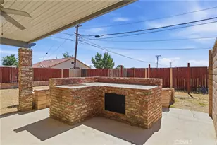 8801 Hickory, California City, CA 93505 - Photo 6