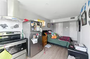 833 N Humphreys, Los Angeles, CA 90022 - Photo 22