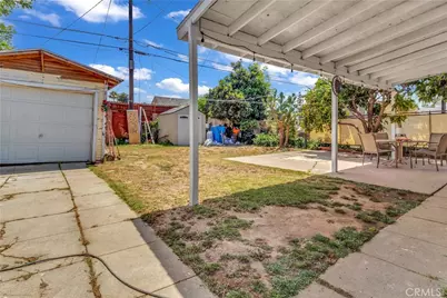 818 W 104th, Los Angeles, CA 90044 - Photo 36