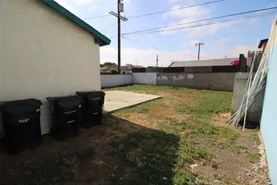 758 E 106th Street, Los Angeles, CA 90002 - Photo 38
