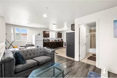 844 W 78th Street, Los Angeles, CA 90044 - Photo 4
