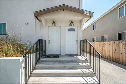 844 W 78th Street, Los Angeles, CA 90044 - Photo 2