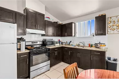 844 W 78th Street, Los Angeles, CA 90044 - Photo 26