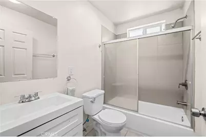 844 W 78th Street, Los Angeles, CA 90044 - Photo 22