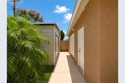 811 E Saint James Avenue, Orange, CA 92865 - Photo 18