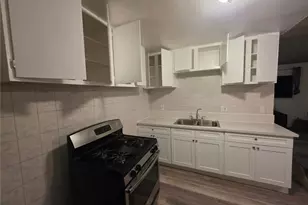 1715 E 70th, Los Angeles, CA 90001 - Photo 8