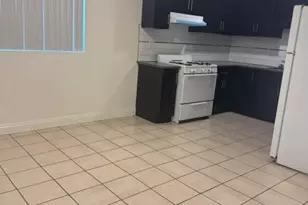 336 338 E 79th, Los Angeles, CA 90003 - Photo 4