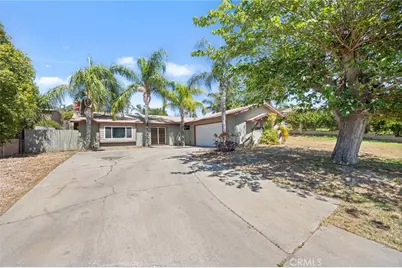 10937 Desert Sand Avenue, Riverside, CA 92505 - Photo 2