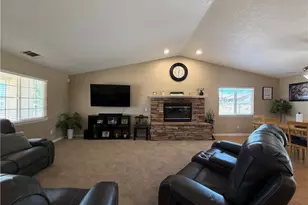 16307 Sholic, Victorville, CA 92395 - Photo 4