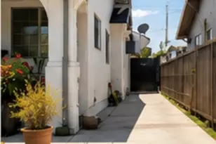 844 56th St, Los Angeles, CA 90037 - Photo 18