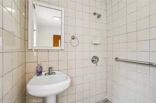 1359 S Downey Rd, Los Angeles, CA 90023 - Photo 24
