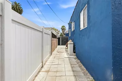 5964 S Halldale, Los Angeles, CA 90047 - Photo 18