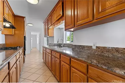 10031 San Antonio, South Gate, CA 90280 - Photo 12